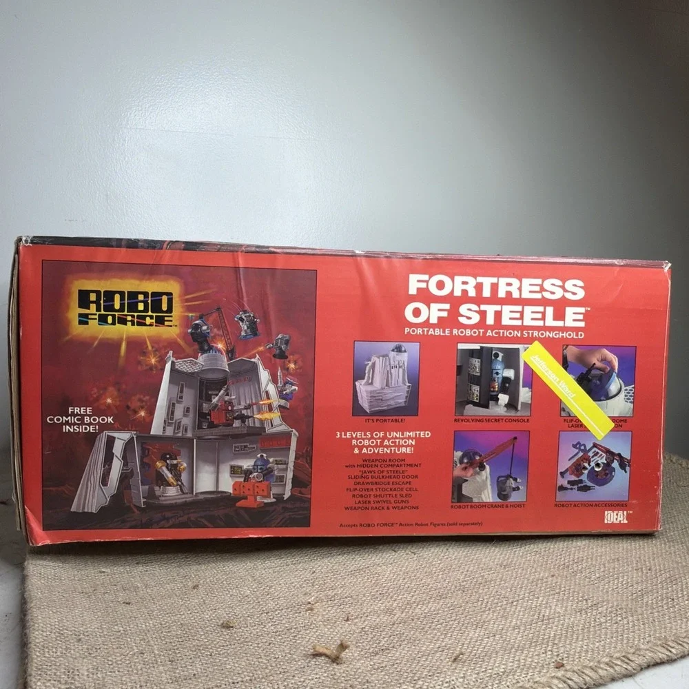 Robo Force Fortress Of Steele Ideal vintage playset, 4 Figurines, and orig box